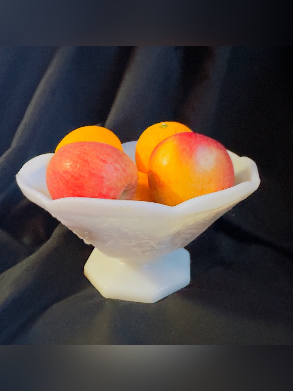 VTG White Milk Glass Pedestal Grape Leaf Panels Fruit Bread Bowl Footed Octagon